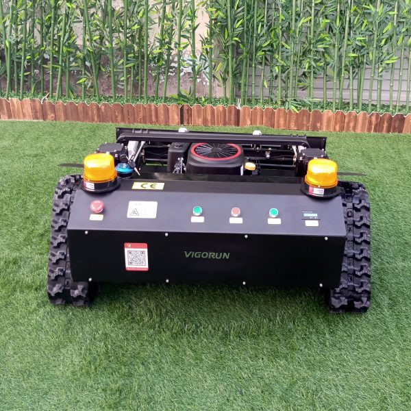 Crawler Remote Controlled  Brush Mower (VTLM800 with snow blade) - Image 3
